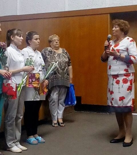 4_Слова напутствия произносит Л.Д.Гололобова